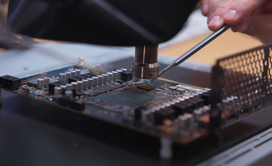 Из игровой в нейросетевую: как умельцы превращают RTX 4090 в ускорители с удвоенной памятью