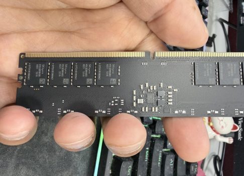DDR5 разгоняется: Замечены чипы SK hynix A-die нового поколения с базовой скоростью 7200 МТ/с