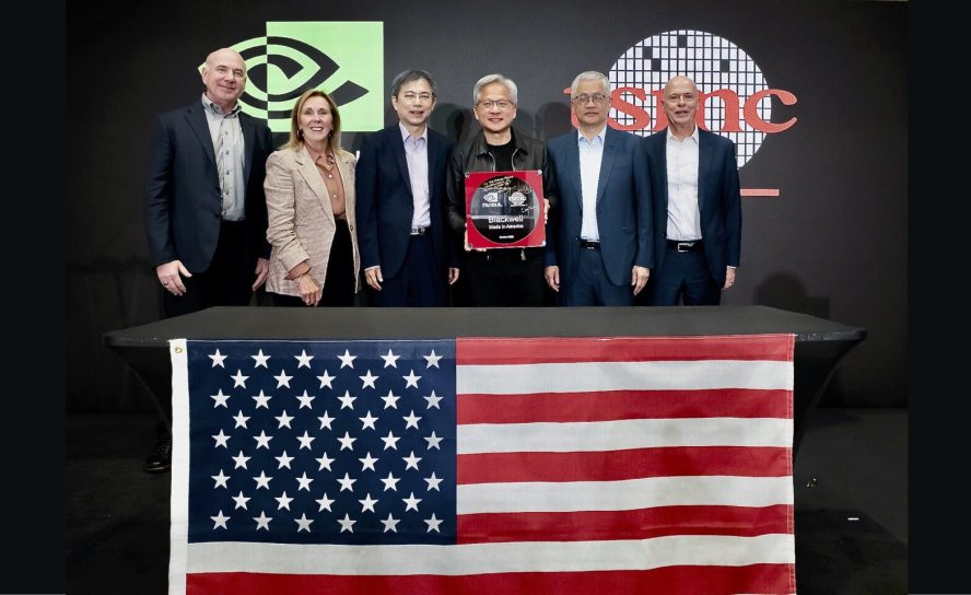 Исторический прорыв: Первая ИИ-пластина NVIDIA Blackwell произведена в США на заводе TSMC