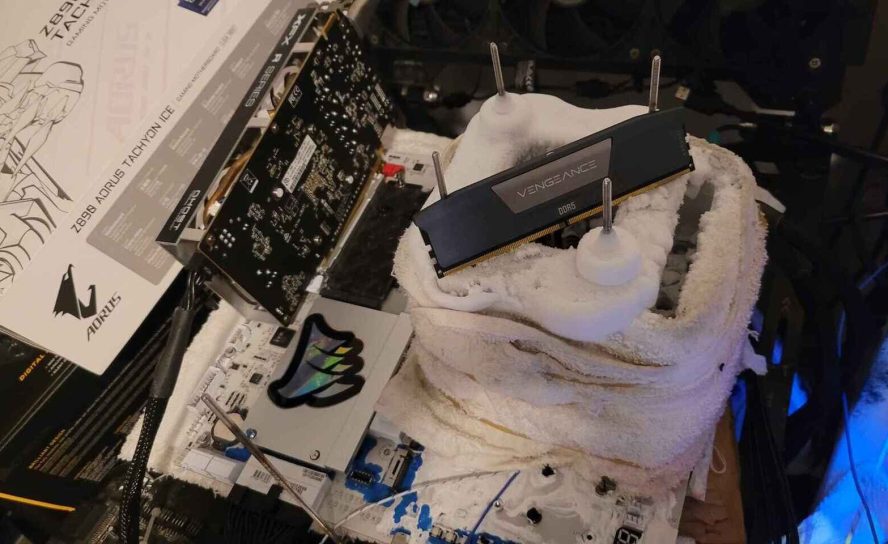 Новый мировой рекорд: Геймерская память Corsair Vengeance DDR5 пробила отметку 13153 MT/s