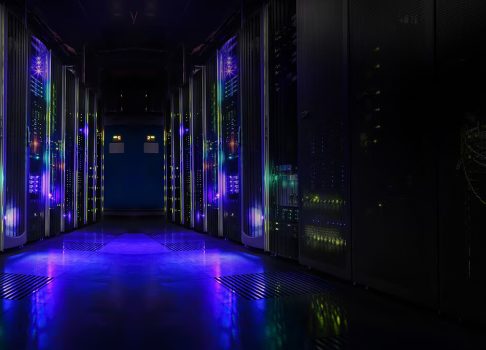 AMD и HPE запускают масштабируемую AI-платформу "Helios" для следующего поколения вычислительных кластеров