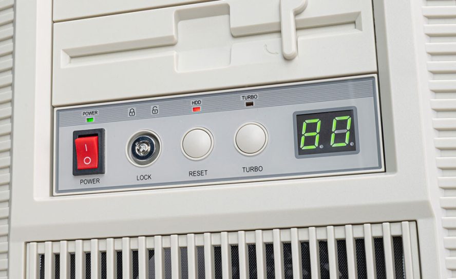 SilverStone представила корпус FLP02 — современный full-tower с ностальгией по эпохе дискет и «турбо-кнопок»