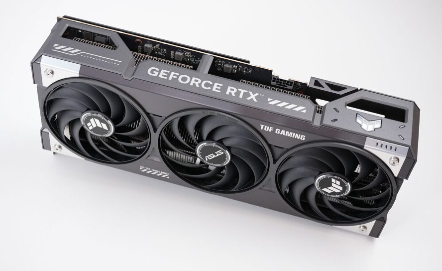 NVIDIA временно приостанавливает поставки GeForce RTX 5070 Ti и RTX 5060 Ti 16 ГБ из-за дефицита памяти
