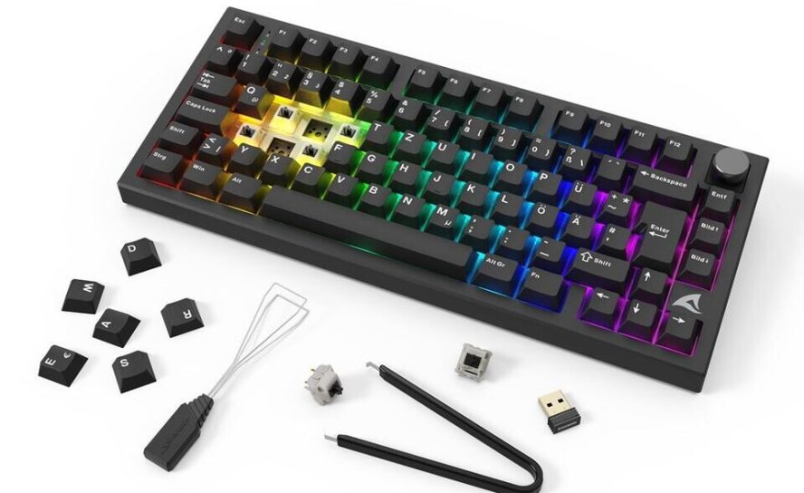 Sharkoon представила SKILLER SGK55W — компактную игровую клавиатуру с мягким ходом и беспроводным режимом