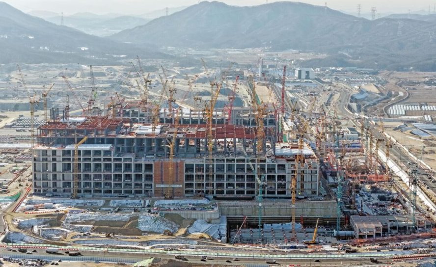 SK hynix инвестирует более $21 млрд в первый завод полупроводникового кластера в Ёнъине