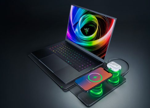 Razer представила чехол для ноутбука с беспроводной зарядкой устройств