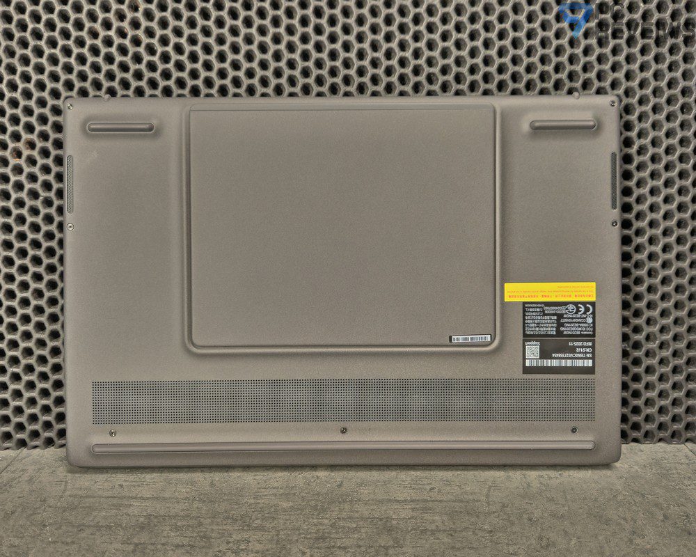 ASUS Zenbook DUO в графитовом цвете Moher Gray с премиальным минималистичным дизайном.