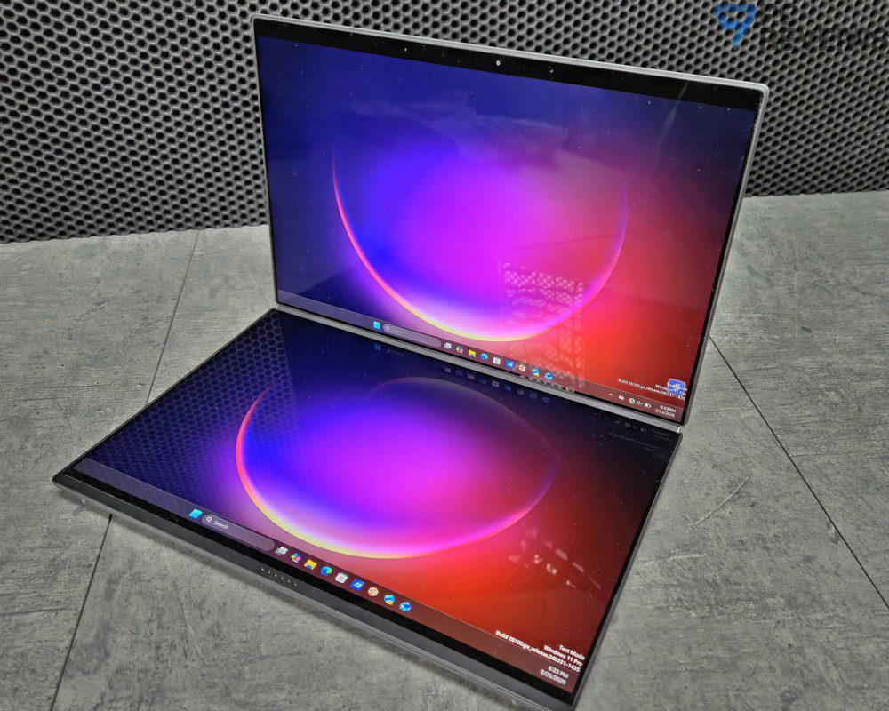 Два 14-дюймовых ASUS Lumina Pro OLED-дисплея с разрешением 3K и частотой 144 Гц.