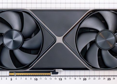 GeForce RTX 5090 может стать еще дороже: NVIDIA готовит повышение цен из-за дефицита GDDR7