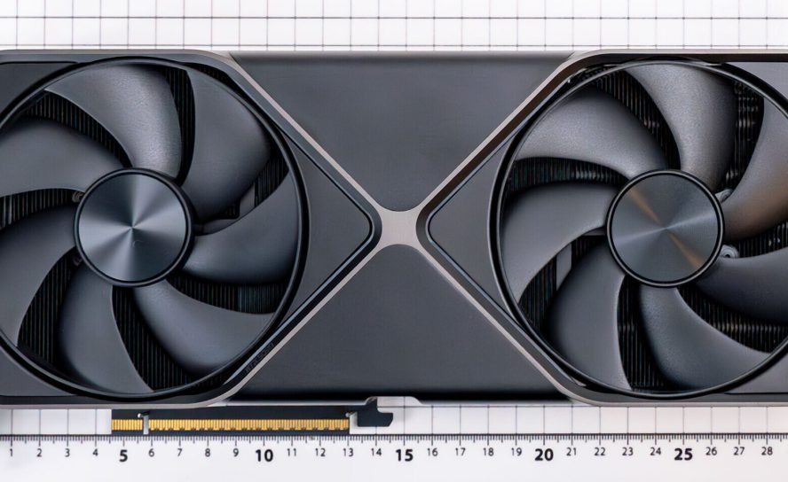 GeForce RTX 5090 может стать еще дороже: NVIDIA готовит повышение цен из-за дефицита GDDR7