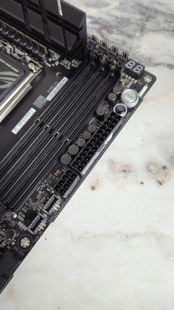 Материнская плата ASUS ROG MAXIMUS Z890 HERO