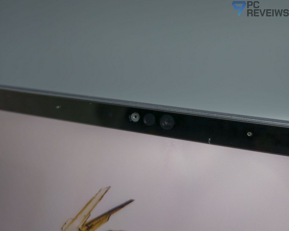 Фронтальная камера ASUS ROG Flow Z13-KJP с поддержкой Windows Hello и системой микрофонов