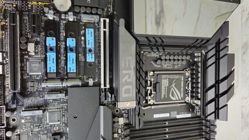Материнская плата ASUS ROG MAXIMUS Z890 HERO