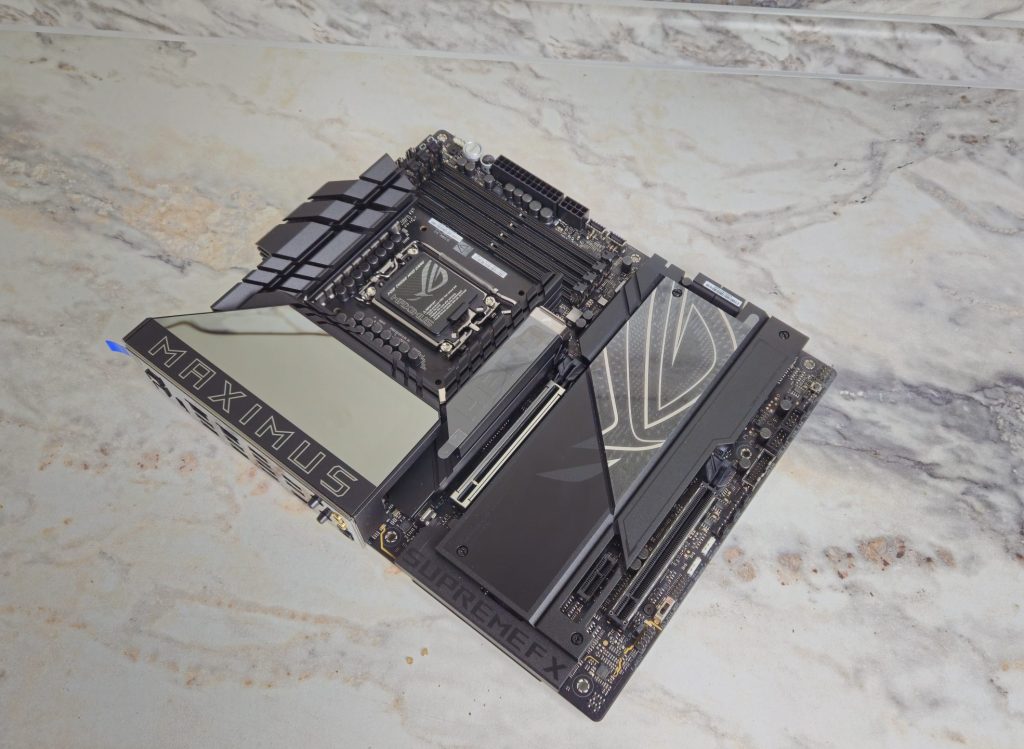 Материнская плата ASUS ROG MAXIMUS Z890 HERO
