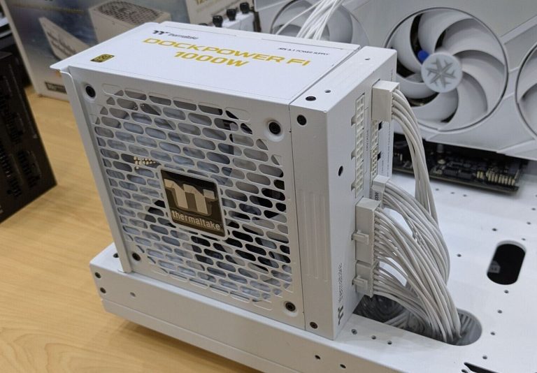 Блок питания Thermaltake DockPower