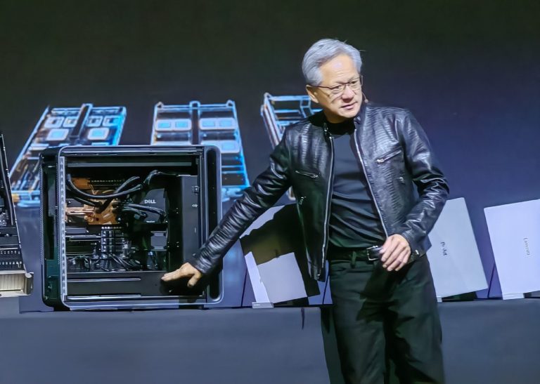 Глава NVIDIA Дженсен Хуанг
