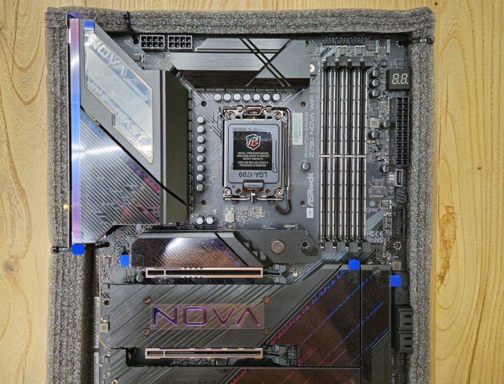 Материнская плата ASRock PHANTOM GAMING Z790 Nova WiFi