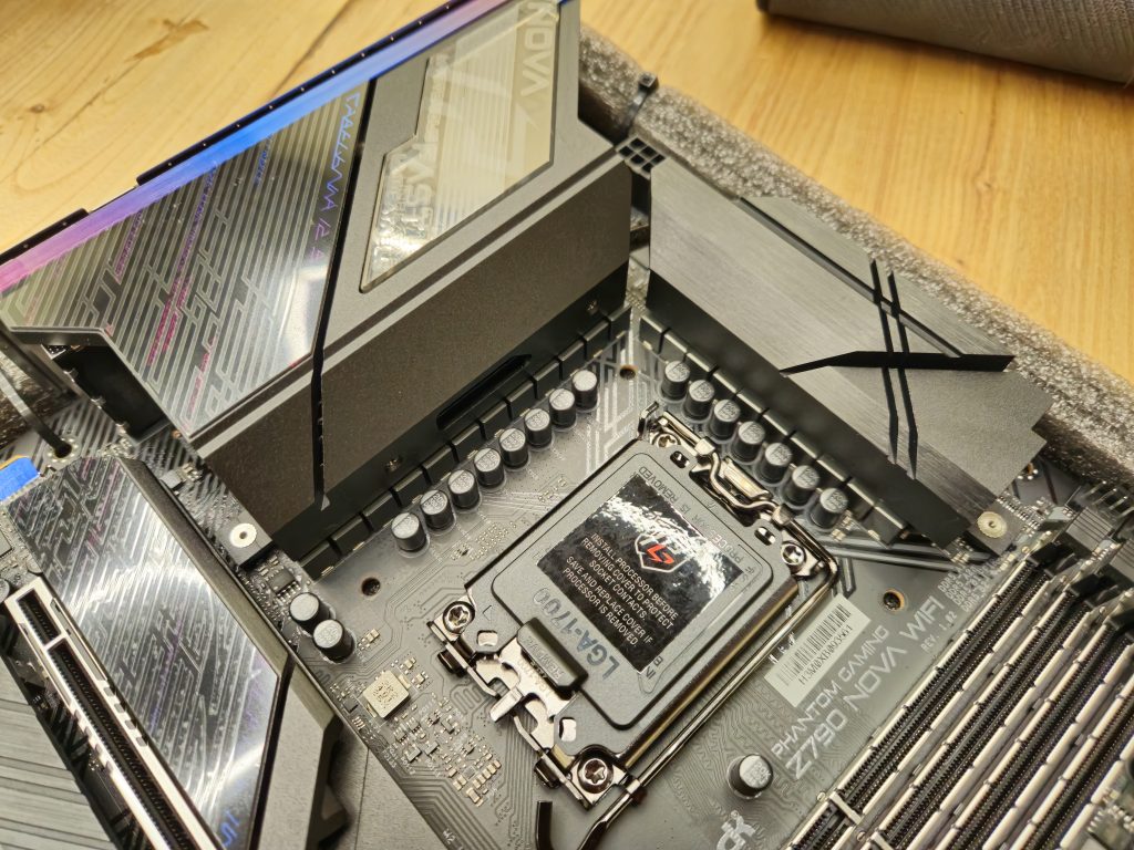 Материнская плата ASRock PHANTOM GAMING Z790 Nova WiFi