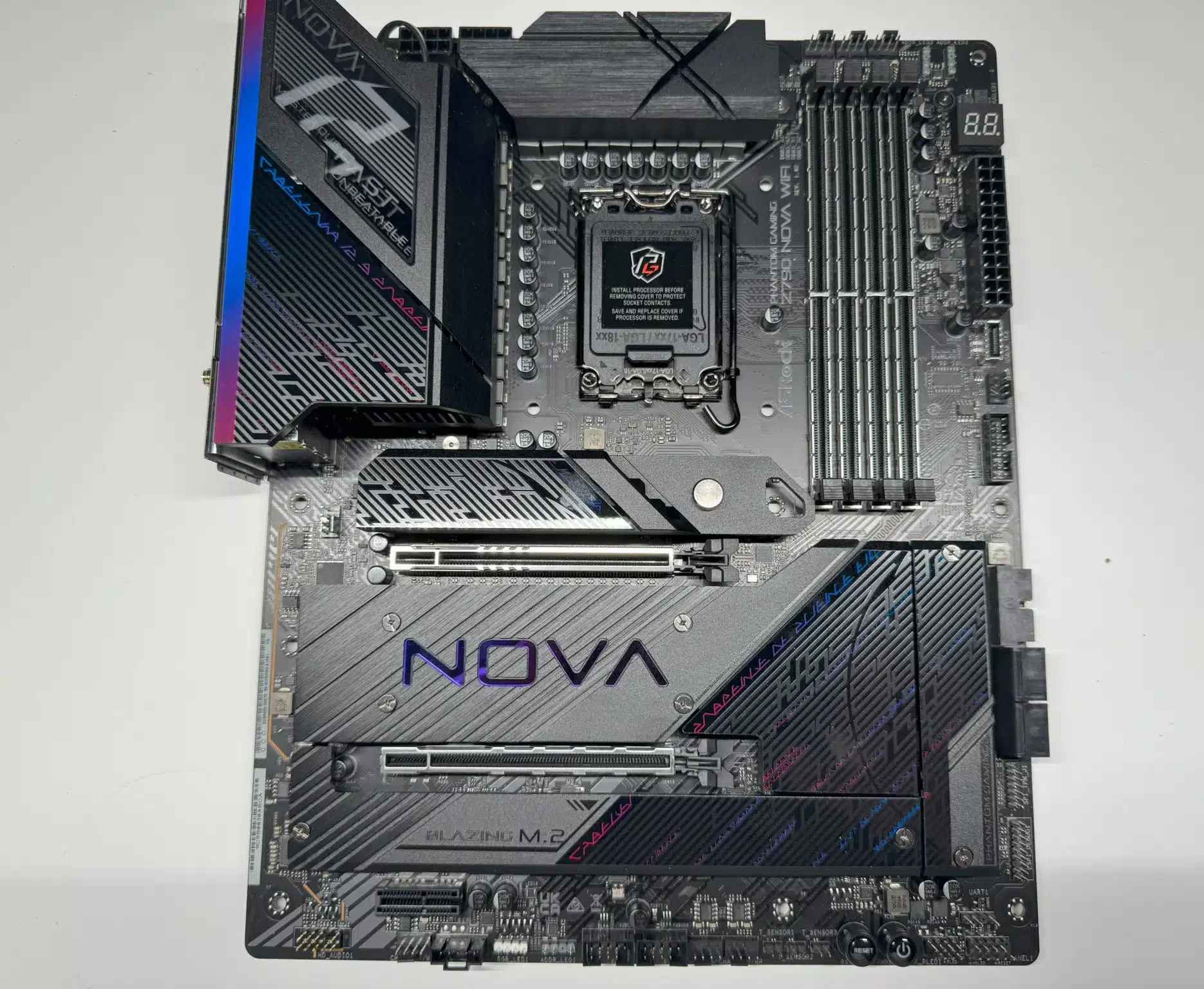 Материнская плата ASRock PHANTOM GAMING Z790 Nova WiFi
