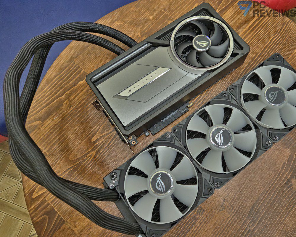 360-мм радиатор жидкостного охлаждения ASUS ROG Astral LC RTX 5090 с тремя вентиляторами для отвода тепла от GPU