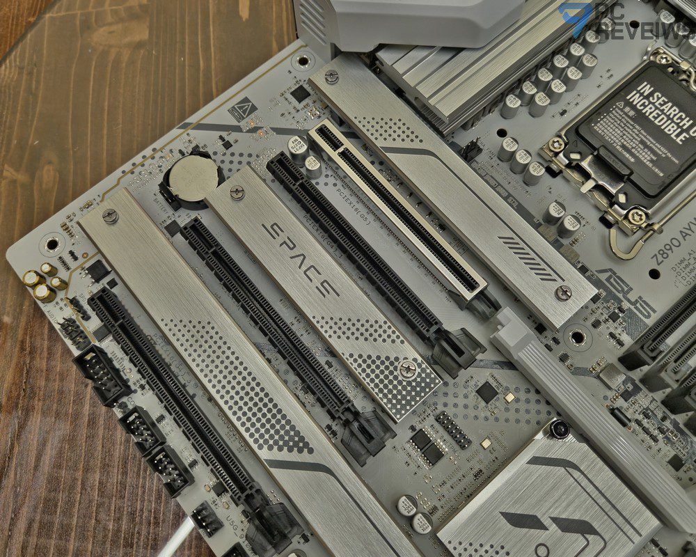 Радиаторы накопителей M.2 PCIe 5.0 и PCIe 4.0 на ASUS Z890 AYW GAMING WIFI W.