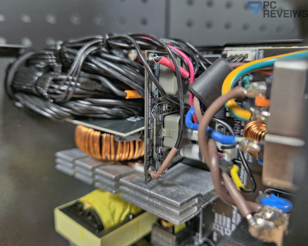 DC-DC-преобразователи линий +3,3 В и +5 В блока питания FSP VITA BD 750W