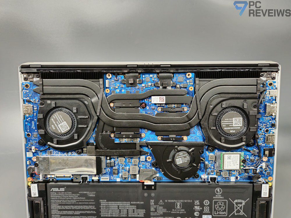 Замена SSD M.2 в ROG Zephyrus с защитной чёрной полосой и фиксирующим винтом.