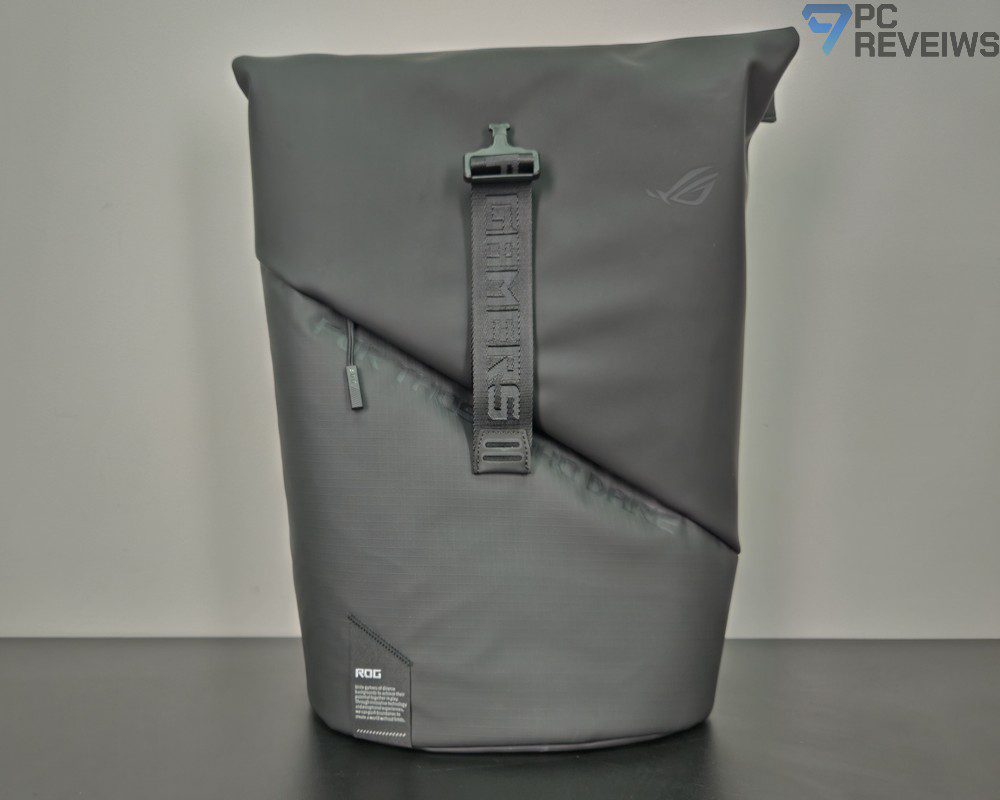 Фирменный рюкзак ROG Universal Backpack, входящий в комплект поставки ASUS ROG Zephyrus Duo 2026.