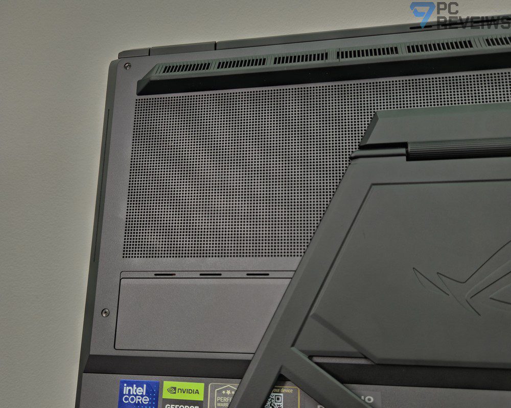 Вентиляционная решётка и элементы системы охлаждения ASUS ROG Zephyrus Duo 2026.