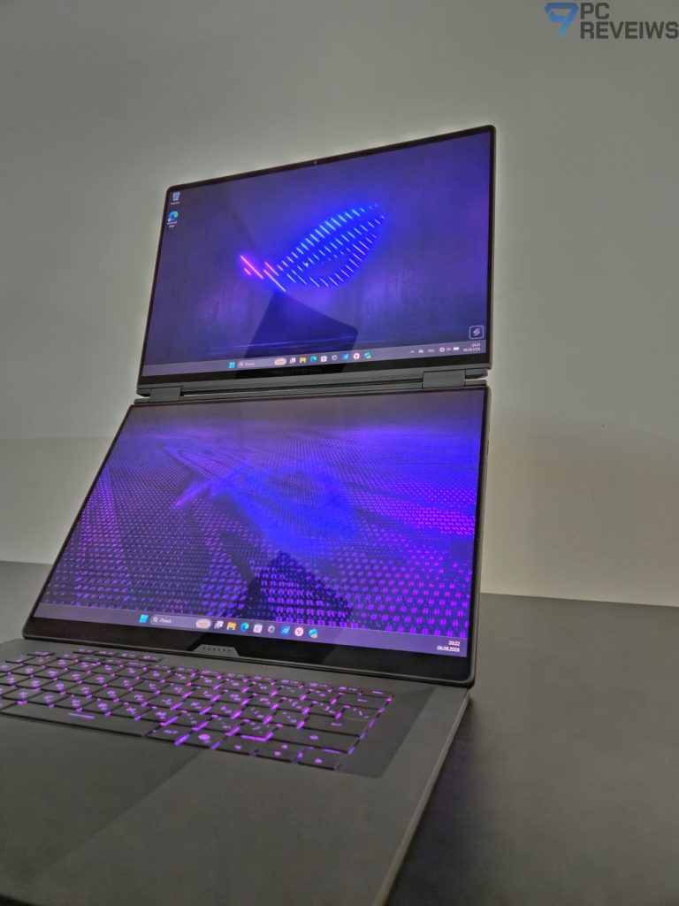 ASUS ROG Zephyrus Duo 2026 в двухэкранном режиме.