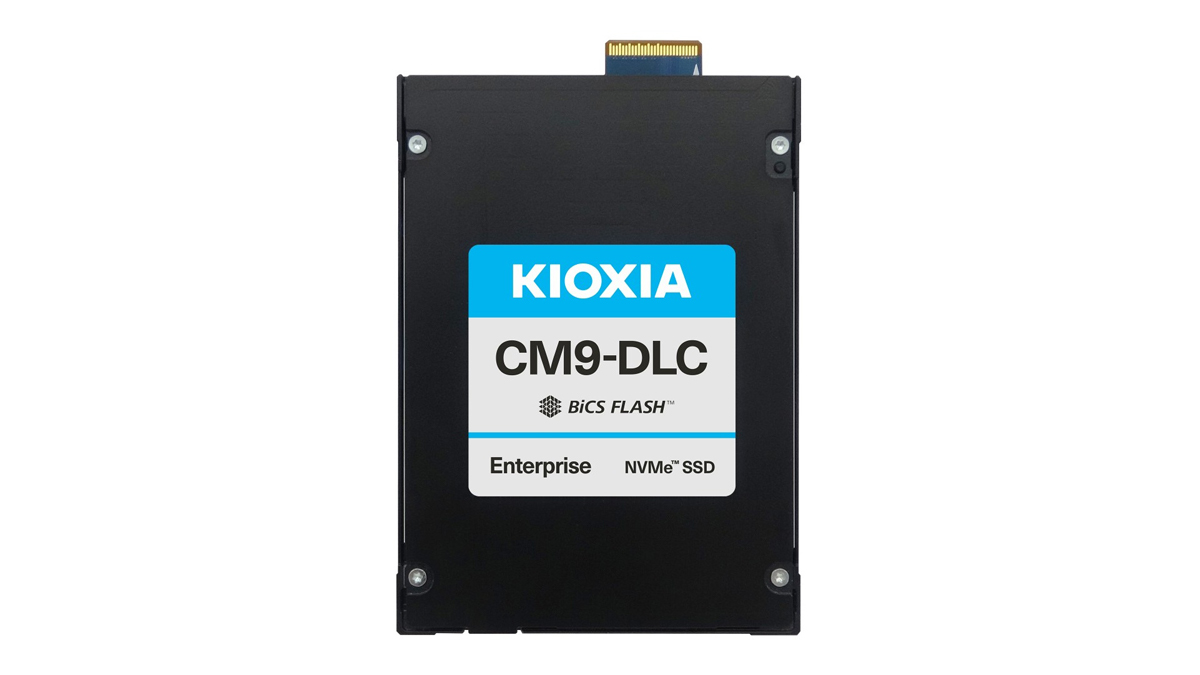Корпоративный SSD Kioxia CM9-DLC формата E3.S с холодной пластиной жидкостного охлаждения