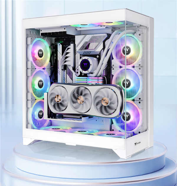 Корпус Thermaltake CTE E660 MX с повёрнутой материнской платой и стеклянной панелью